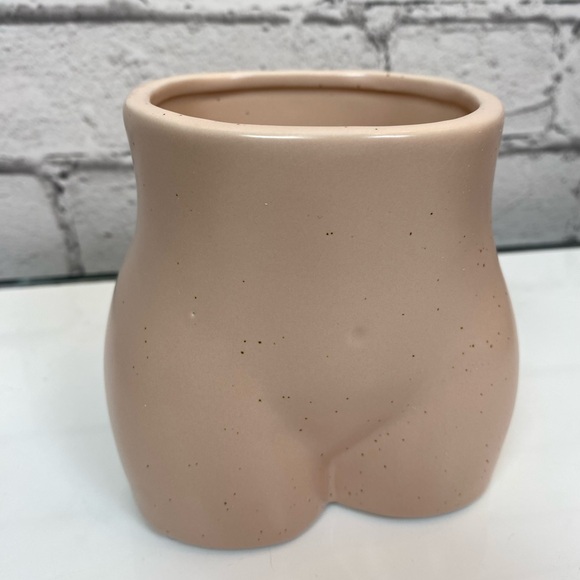 Hallops Female Form Butt Sculpture Ceramic Planter Beige Succulent Planter NWT - Picture 2 of 8